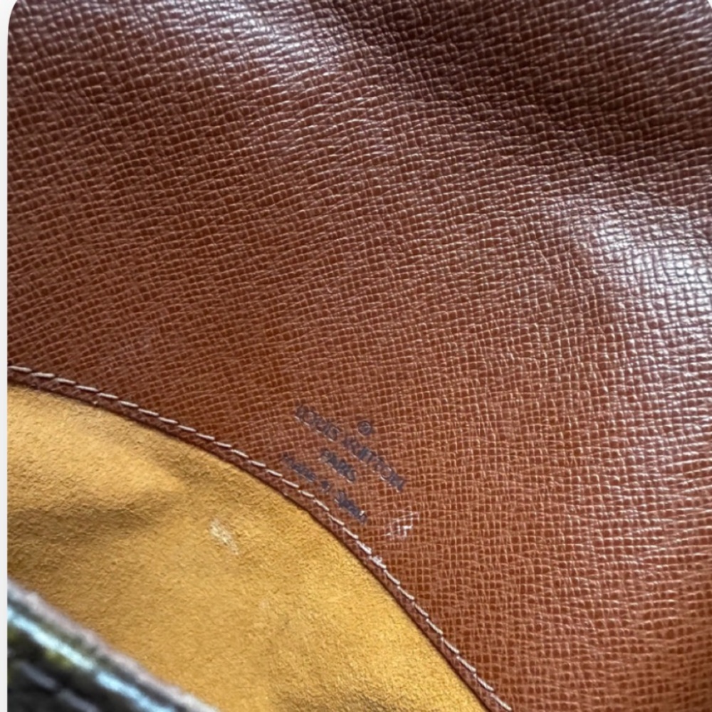 SEND OFFERS❤️LV BOHO Shoulder Fringe Cross Body In wonderful condition AUTHENTIC - Picture 8 of 10